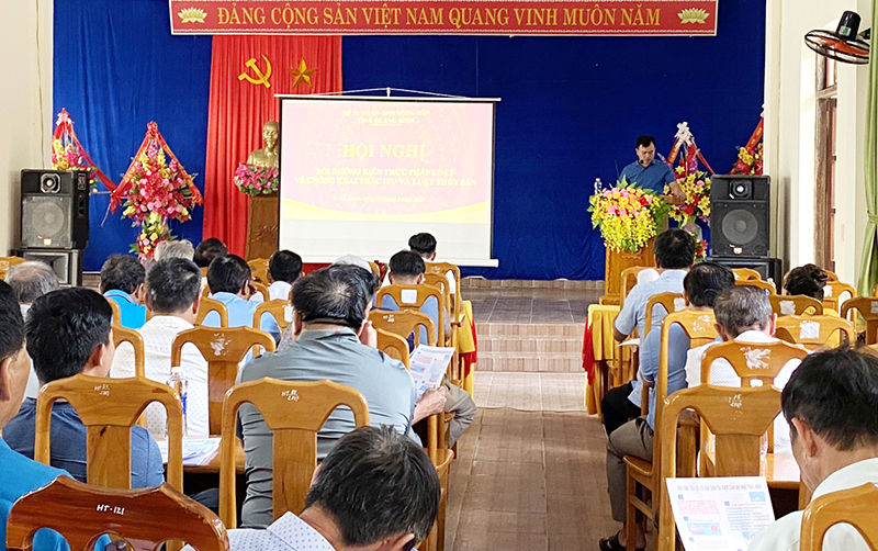 Tuyên truyền, nâng cao nhận thức cho người dân về chống khai thác IUU.