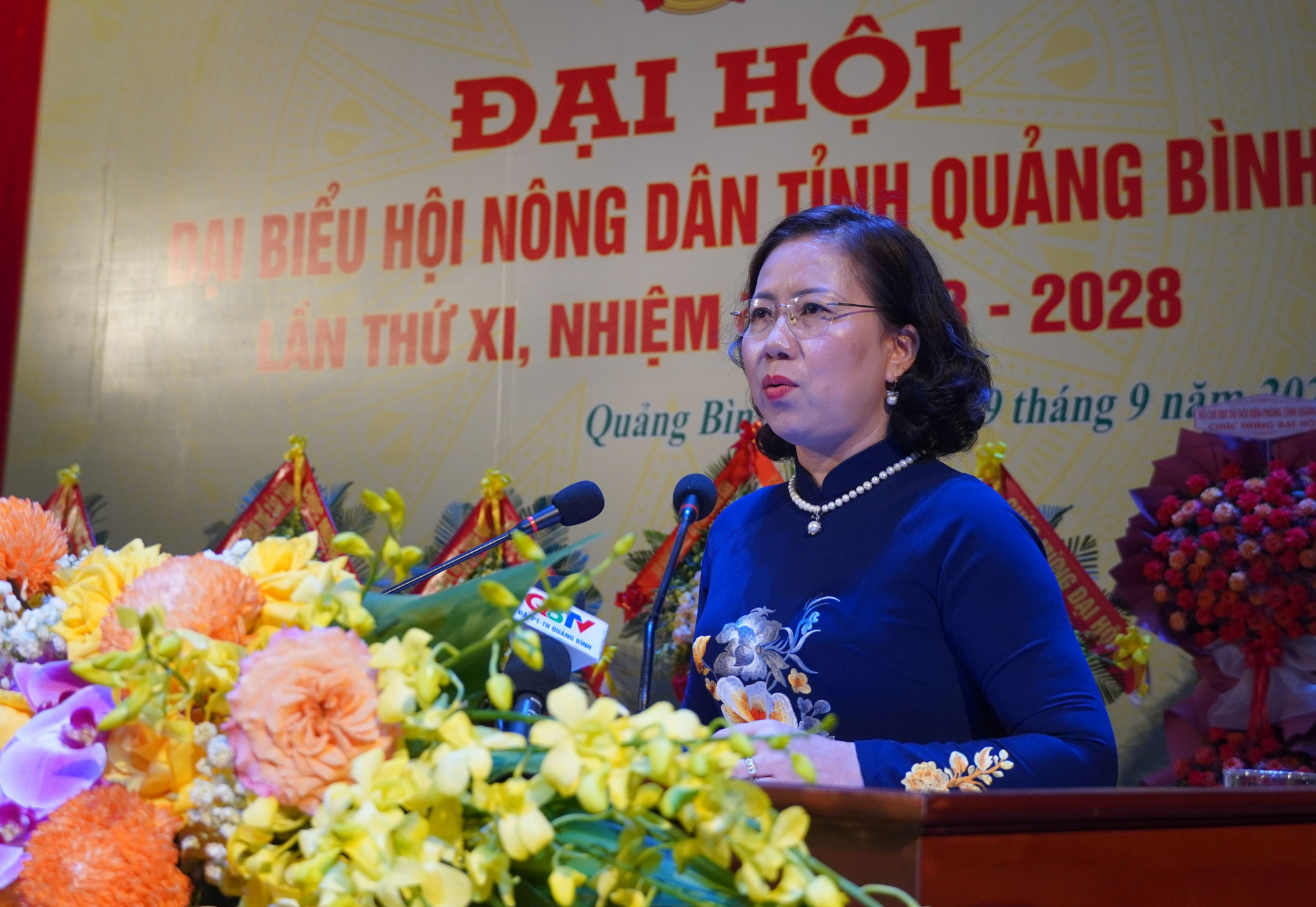 Đồng chí Phó Chủ tịch Hội ND Việt Nam Bùi Thị THơm phát biểu tại đại hội.