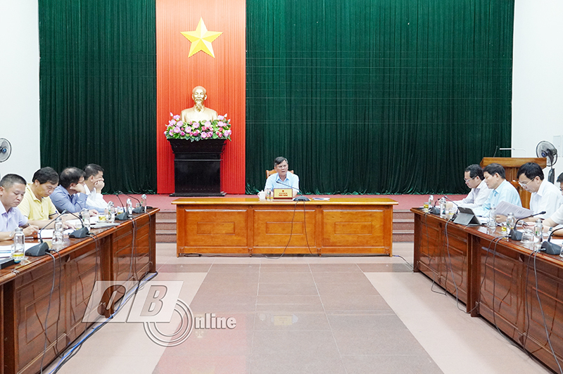 Các đại biểu dự cuộc họp.