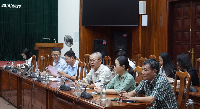 Các đại biểu và phóng viên báo chí tham dự buổi họp báo. 