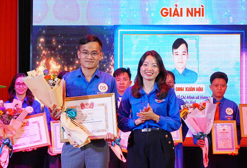 Thí sinh đoạt giải nhì hội thi.