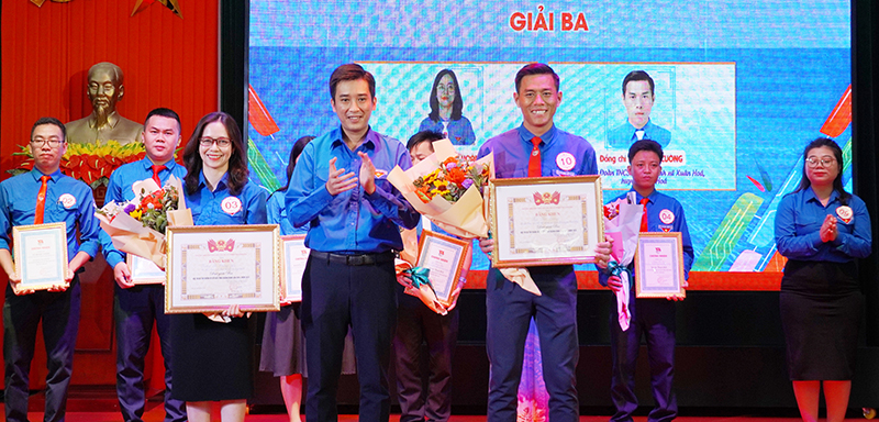 Các thí sinh đoạt giải ba.