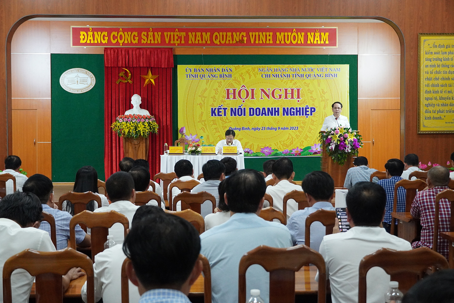 Đồng chí Phó Chủ tịch UBND tỉnh Phan Mạnh Hùng phát biểu chỉ đạo tại hội nghị.