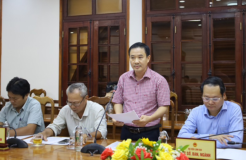 Đại diện lãnh đạo Sở Thông tin-Truyền thông thông qua nội dung chương trình ký kết hợp tác.