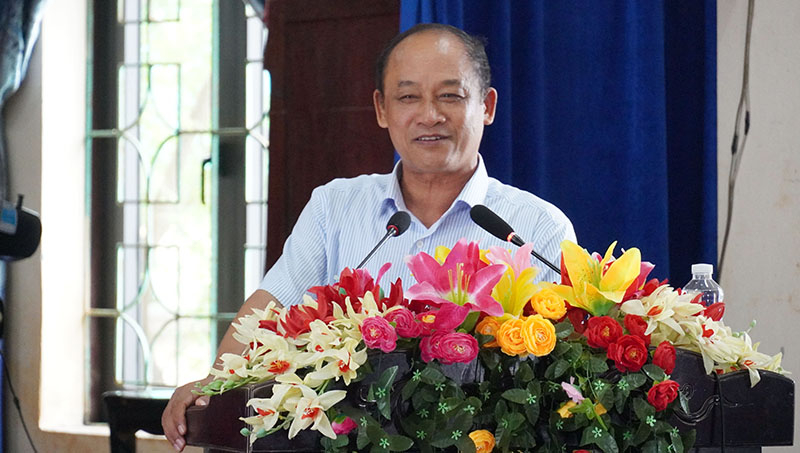 Cử tri phát biểu tại hội nghị
