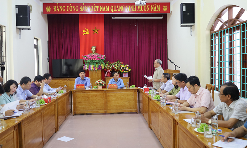 Toàn cảnh buổi làm việc.  
