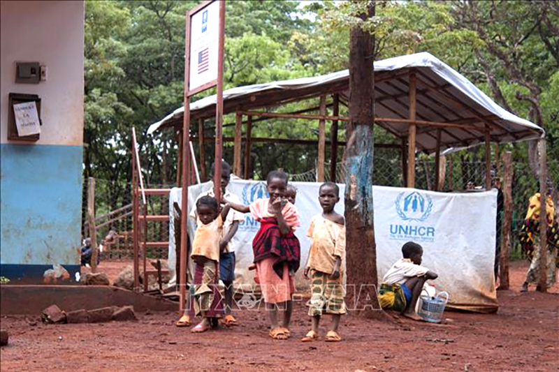  Trẻ em tại trại tị nạn ở Nyarugusu, Tanzania. Ảnh tư liệu: AFP/TTXVN