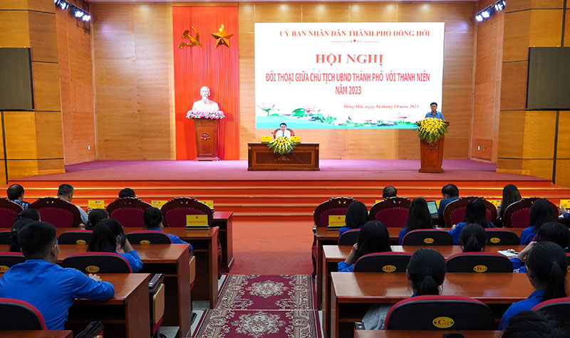 Quang cảnh buổi đối thoại.
