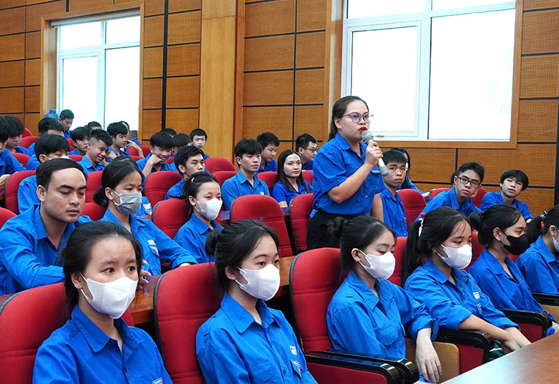 Đoàn viên thanh niên đề xuất nguyện vọng.