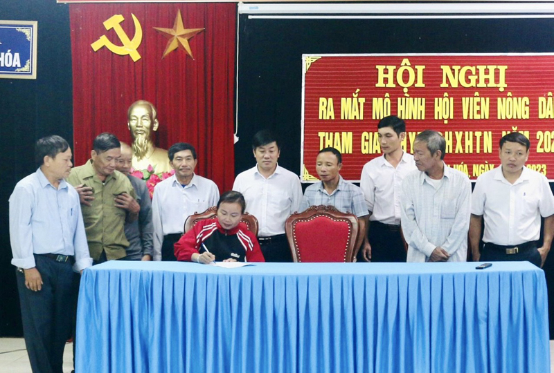 Ký kết thực hiện mô hình.