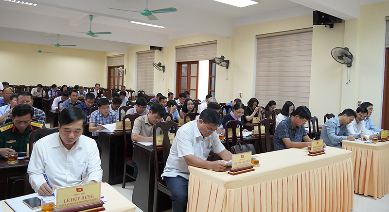 Các đại biểu tham dự hội nghị.
