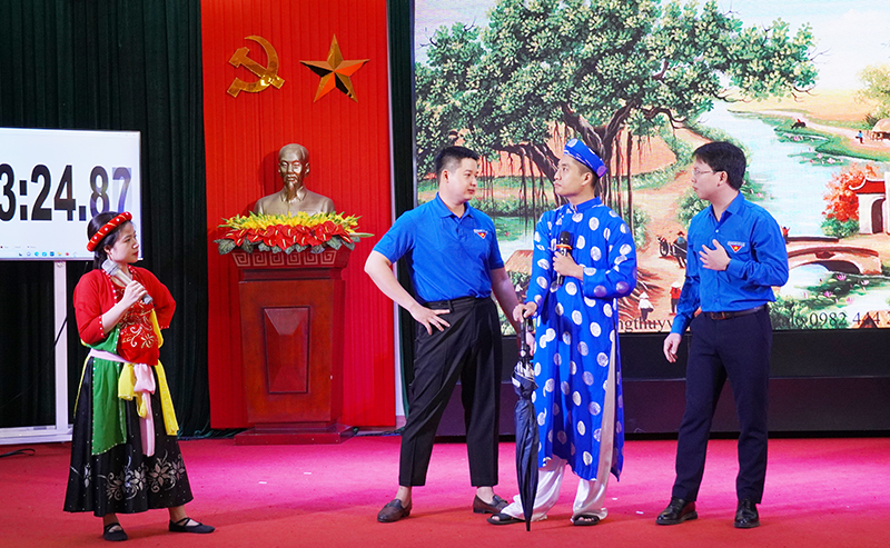 Phần thi chào hỏi.