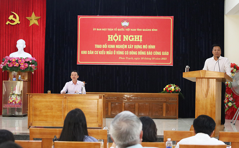 Đại biểu thảo luận tại hội nghị.