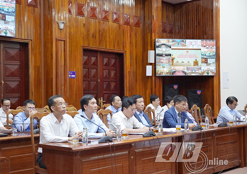 Các đại biểu doanh nhân dự buổi gặp mặt.