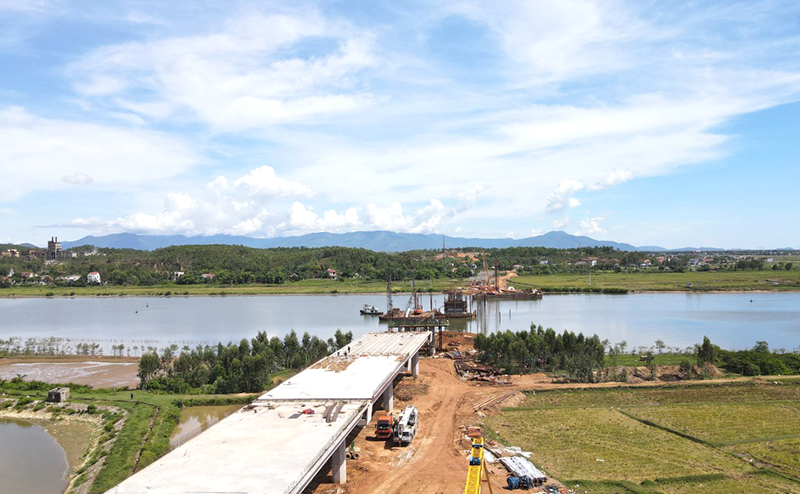Cộng đồng doanh nghiệp Quảng Bình tham gia thi công các công trình trọng điểm của quốc gia và của tỉnh.
