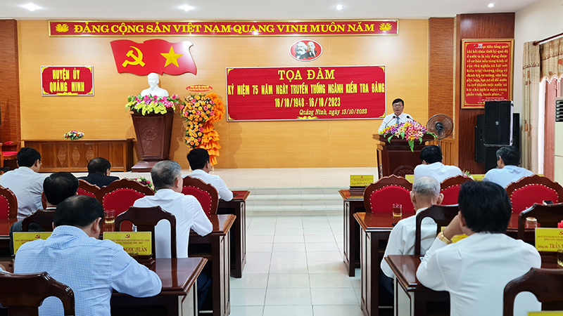 Quang cảnh buổi tọa đàm.