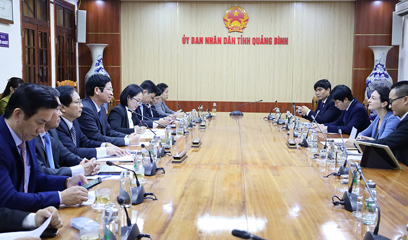 Quang cảnh buổi làm việc.