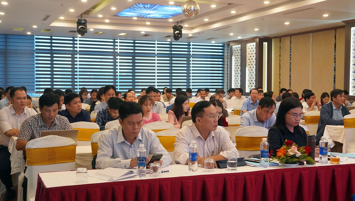 Đại biểu dự hội nghị