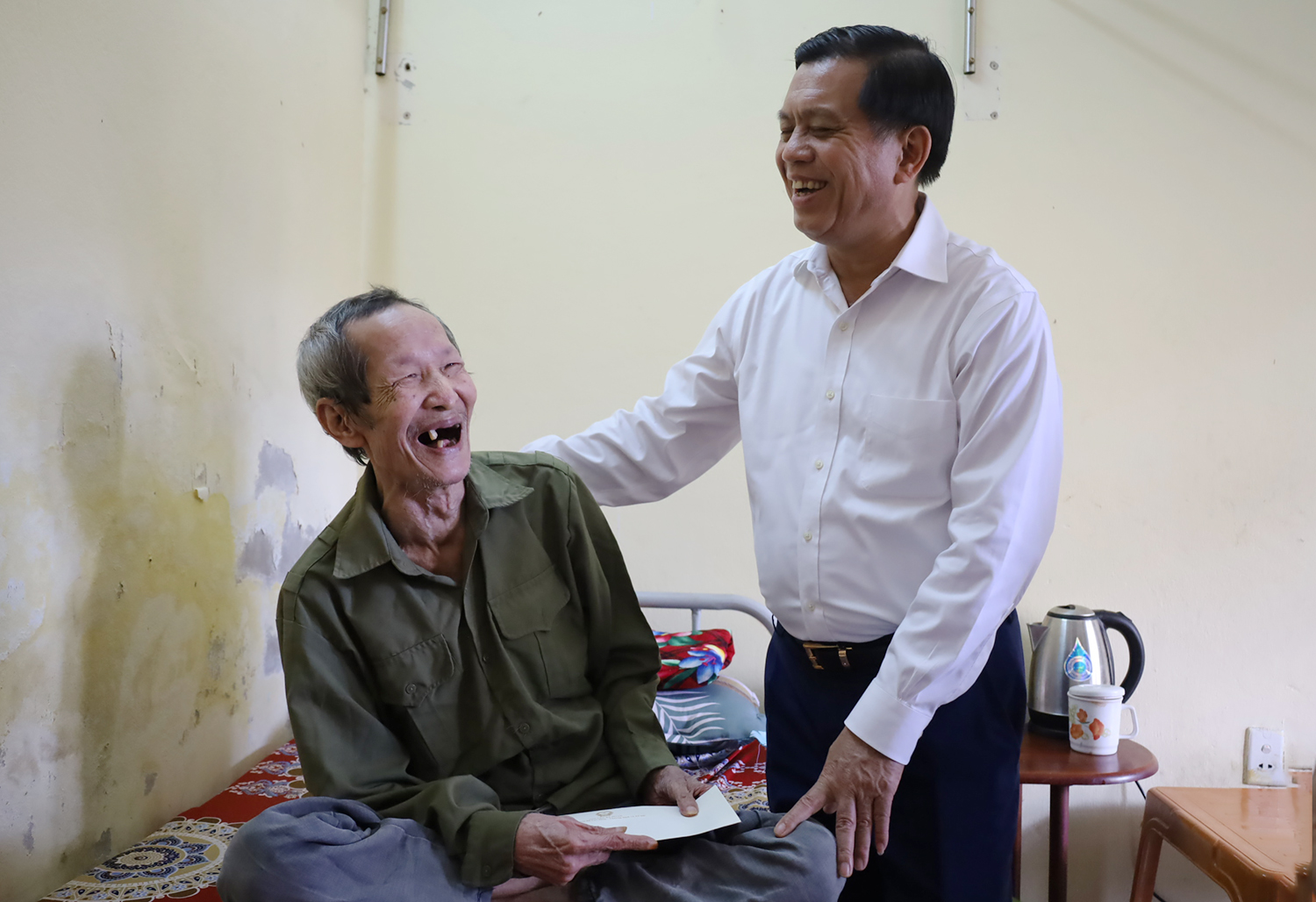 ,,, và động viên các đối tượng người có công với cách mạng đang được nuôi dưỡng tại trung tâm.