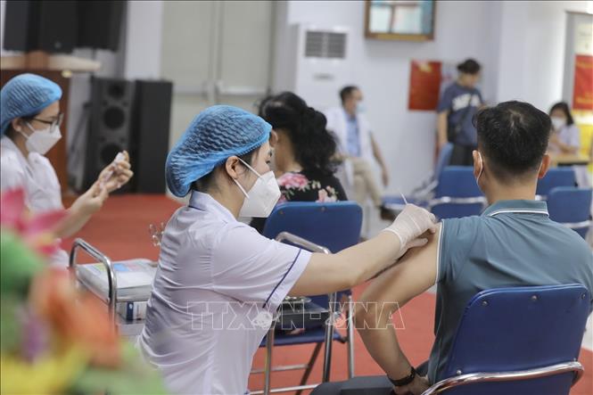 Tiêm vaccine phòng dịch COVID-19. Ảnh minh hoạ: Minh Quyết/TTXVN