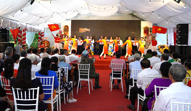 Quang cảnh ngày hội.