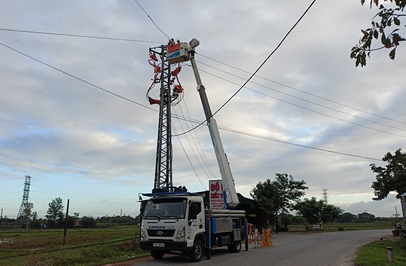 Thi công mạch liên lạc xuất tuyến 476 Lệ Thủy-474 Lệ Thủy.