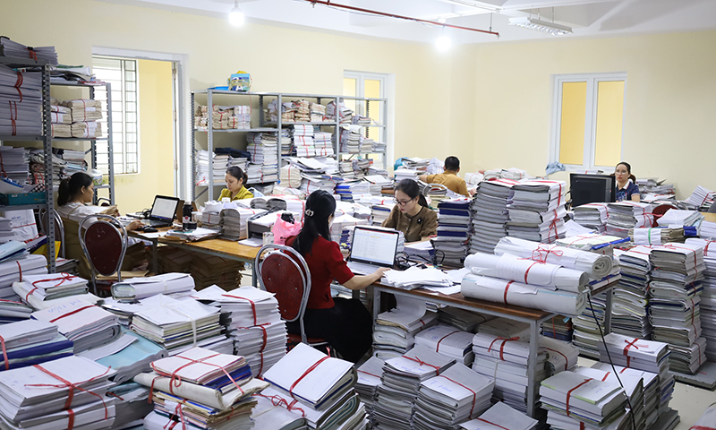 Trung tâm Lưu trữ lịch sử tỉnh hiện đang thực hiện chỉnh lý, số hóa tài liệu cho nhiều đơn vị, địa phương trong tỉnh.