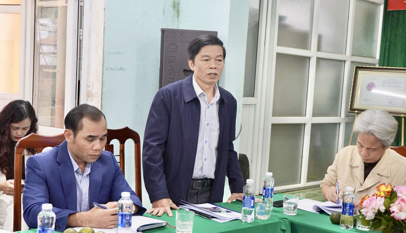 Các đại biểu tham luận tại hội thảo.