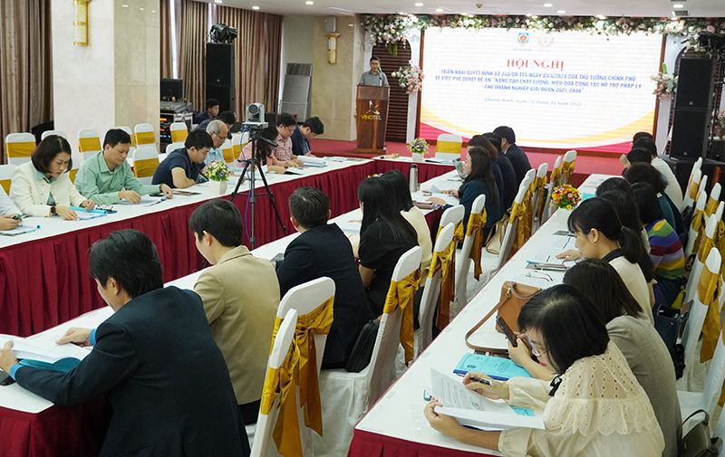 Các đại biểu đã tập trung thảo luận nhằm tháo gỡ những khó khăn, vướng mắc trong quá trình triển khai công tác hỗ trợ pháp lý cho doanh nghiệp.
