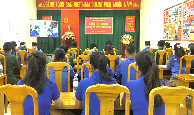 Cán bộ, chiến sỹ Đồn Biên phòng Nhật Lệ, đoàn viên thanh niên các chi đoàn địa phương tham dự lễ phát động và tham gia cuộc thi.