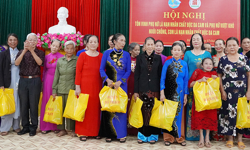 Nhiều người là NNCĐDC, có người thân là NNCDDC đã vượt qua số phận, sống có ích cho xã hội.