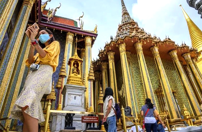 Khách du lịch tại Bangkok, Thái Lan. (Ảnh: AFP/TTXVN)