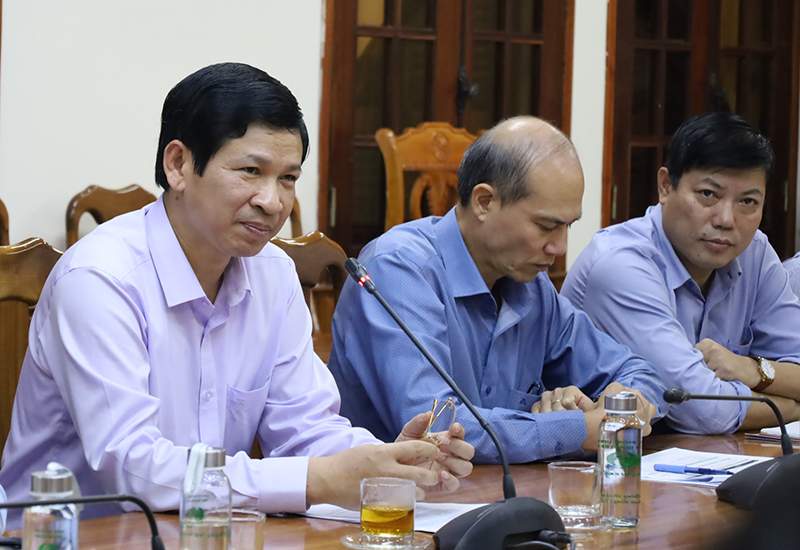 Đồng chí Phó Chủ tịch UBND tỉnh Hồ An Phong phát biểu tại buổi làm việc. 