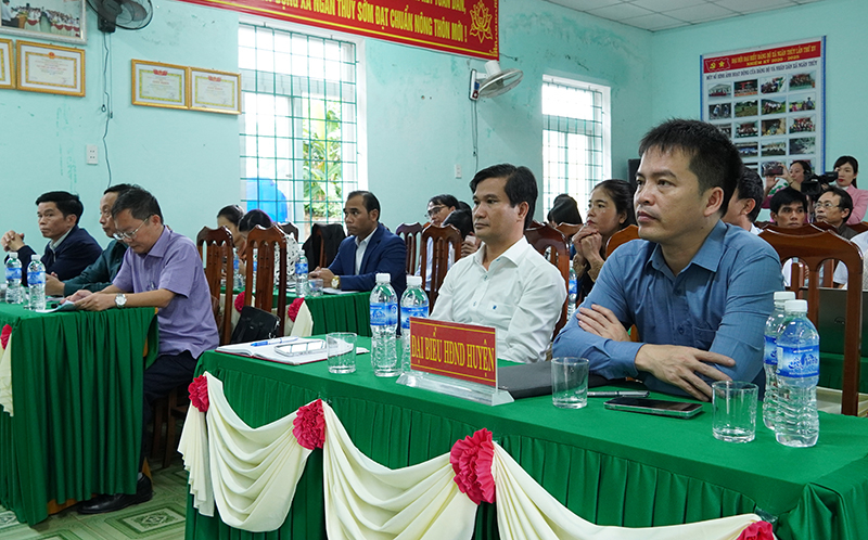 Các đại biểu tham dự buổi tiếp xúc.