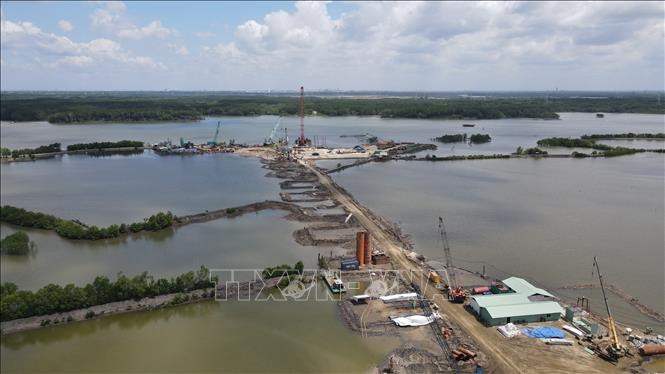 Dự án cầu Phước An địa phận tỉnh Bà Rịa - Vũng Tàu là một trong 3 dự án giao thông sử dụng nguồn vốn ngân sách Trung ương tại tỉnh Bà Rịa - Vũng Tàu. Ảnh minh họa: Hoàng Nhị/TTXVN
