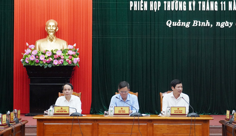 Đồng chí Phó Chủ tịch UBND tỉnh Hồ An Phong chủ trì thảo luận.