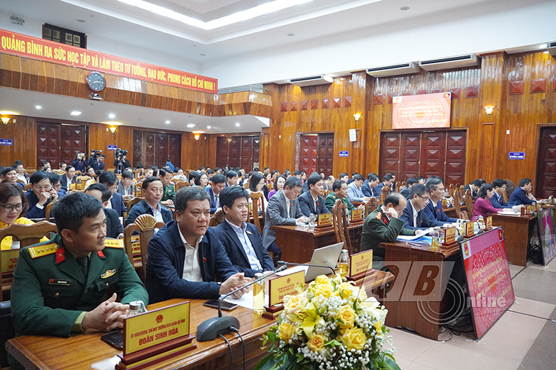 Các đại biểu tham dự kỳ họp.
