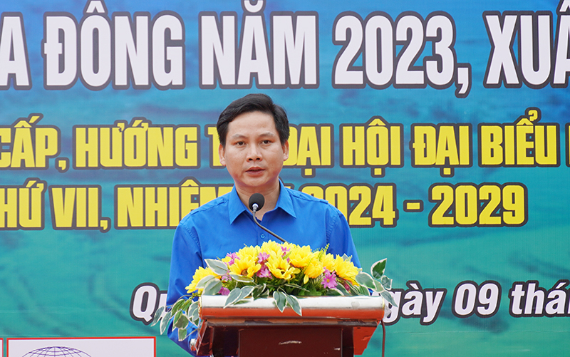 Bí thư Tỉnh đoàn Đặng Đại Bàng phát động chương trình.