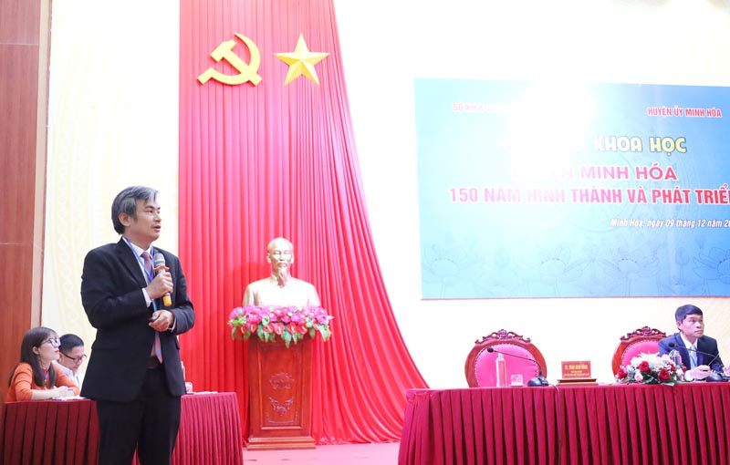 Các nhà khoa học trình bày tham luận tại hội thảo.