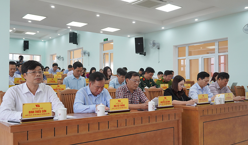 Các đại biểu tham dự hội nghị.