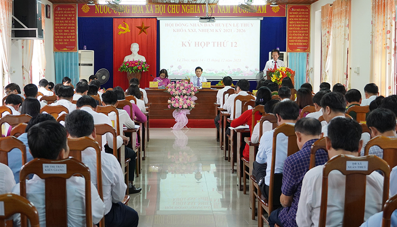Quang cảnh kỳ họp.
