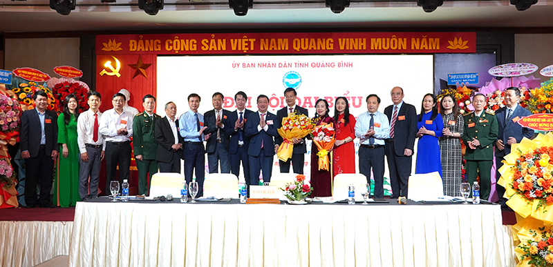 Ban Chấp hành Liên hiệp các tổ chức hữu nghị tỉnh Quảng Bình nhiệm kỳ 2023-2028 ra mắt Đại hội.
