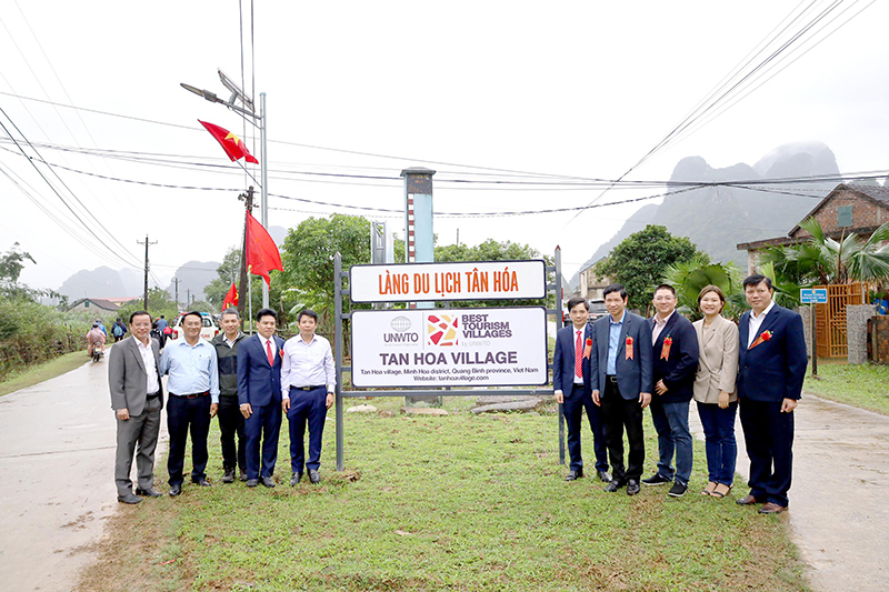 Xã Tân Hóa được Tổ chức du lịch thế giới (UNWTO) công nhận Làng du lịch tốt nhất thế giới.