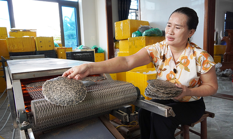 Bánh được nướng bằng máy nên có độ giòn đều,đẹp.