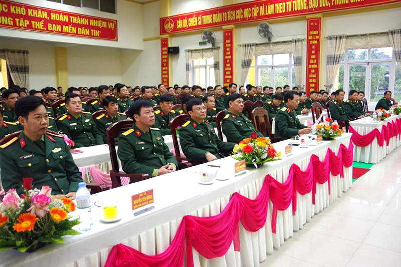 Đại biểu dự khai mạc. 