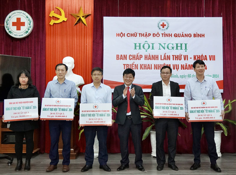 Các cấp Hội CTĐ trong tỉnh đăng ký hưởng ứng phong trào “Tết Nhân ái” xuân Giáp Thìn 2024
