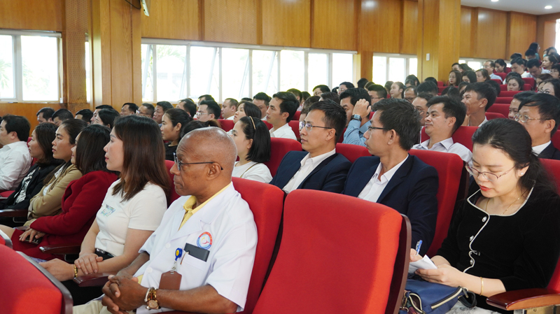Các đại biểu tham dự hội nghị.