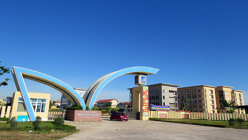 Trường đại học Quảng Bình hiện gặp nhiều khó khăn, ảnh hưởng đến việc chi trả lương và các chế độ cho viên chức, NLĐ