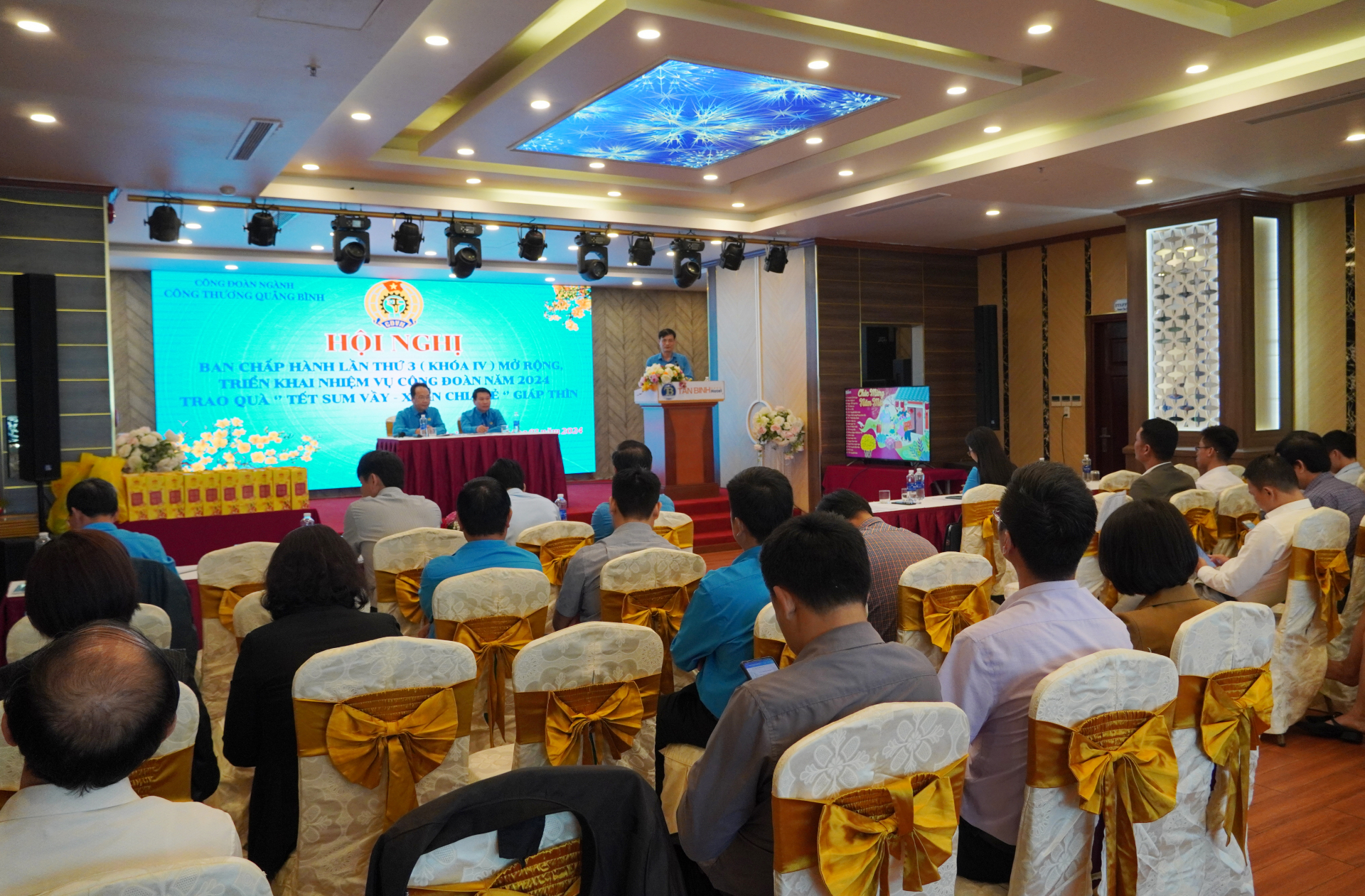 Quang cảnh hội nghị.
