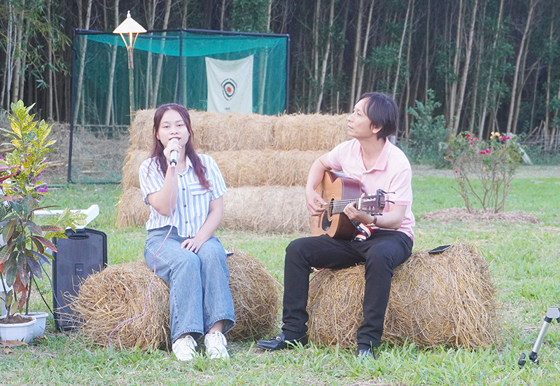Một tiết mục văn nghệ tai buổi Talkshow.